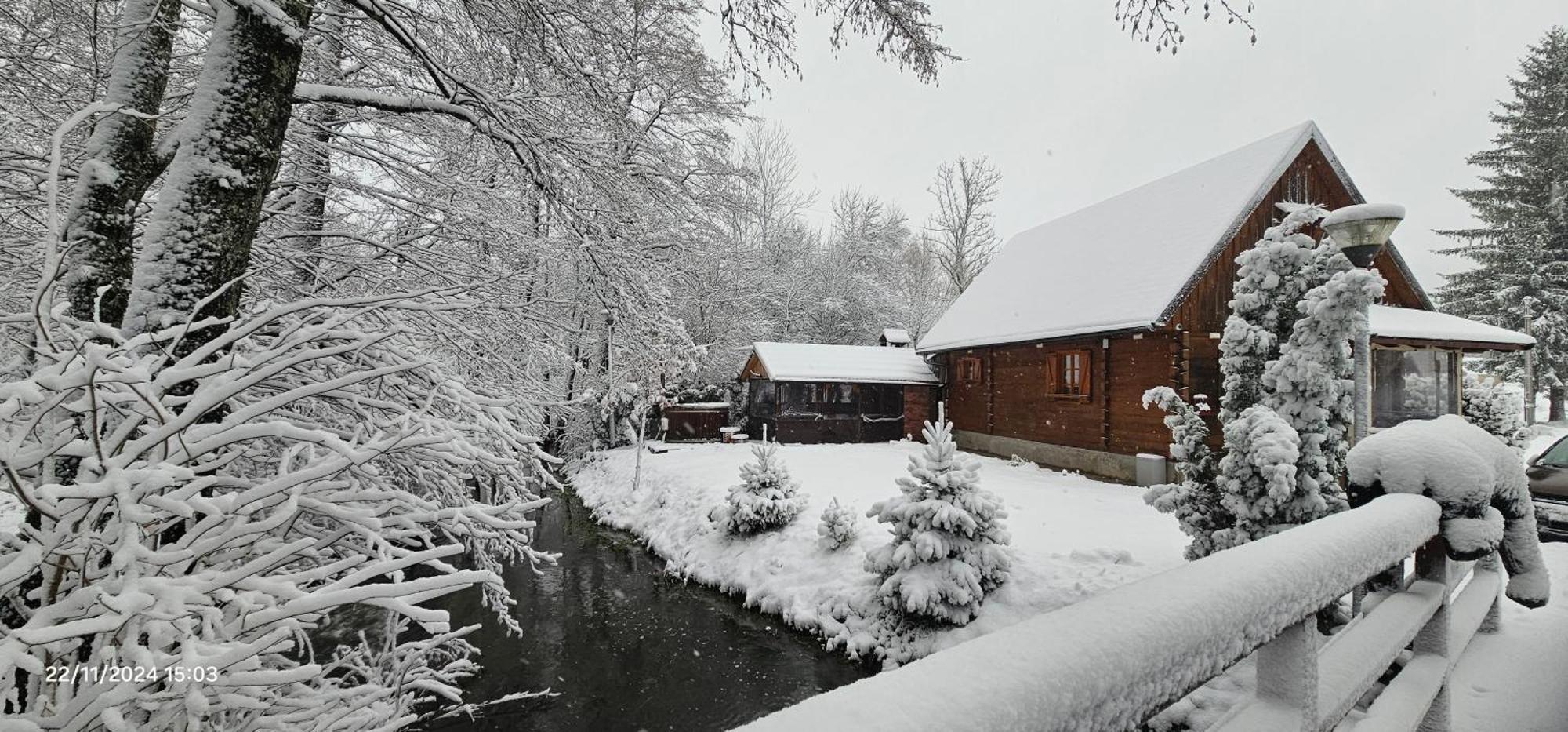 Vodenica Vrelo Chalets Vrelo Koreničko Eksteriør bilde
